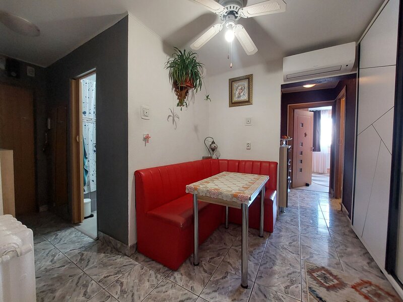 Pantelimon, apartament 2 camere cu vedere lac si acces metrou.